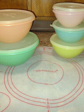 1960s Tupperware Set of 5 Colored Nesting Bowls with Lids and Baking Mat